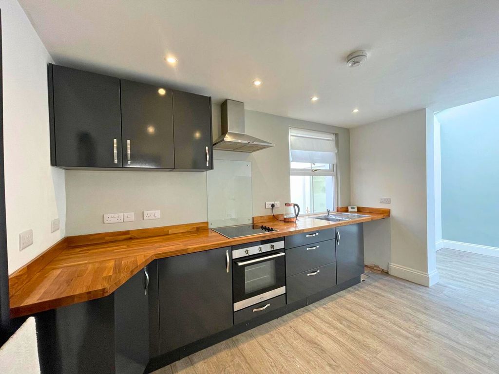 Property photo 1 of 16 Kitchen