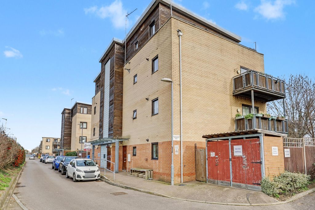 Property photo 1 of 25 Front (Exterior)