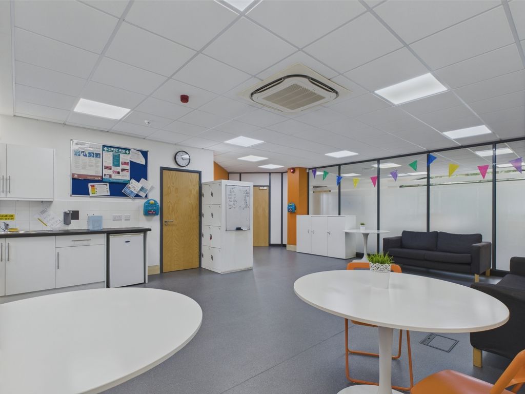 Property photo 3 of 7 Photo 4