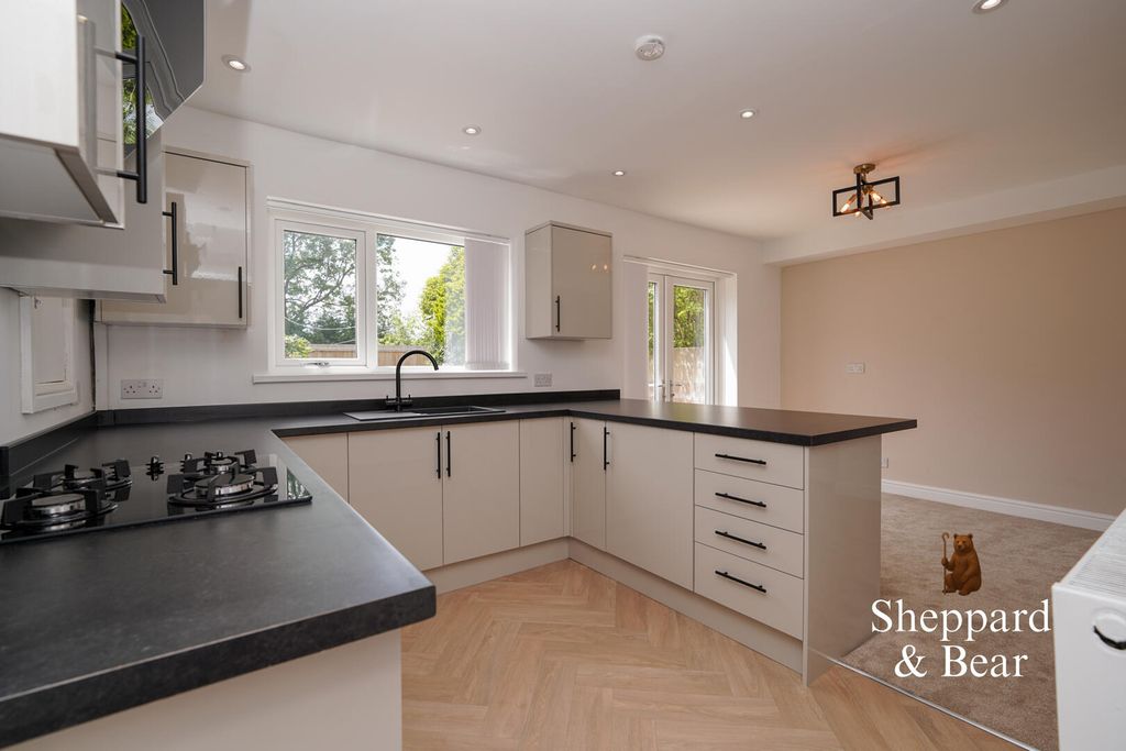 Property photo 3 of 32 Kitchen