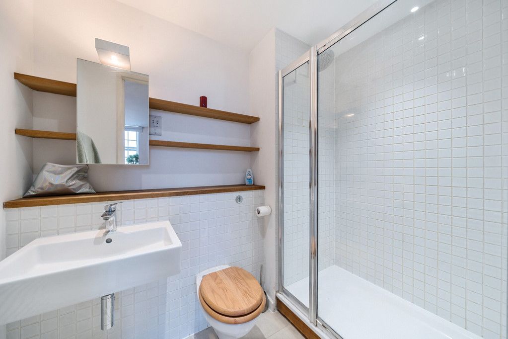 Property photo 3 of 16 Shower Room