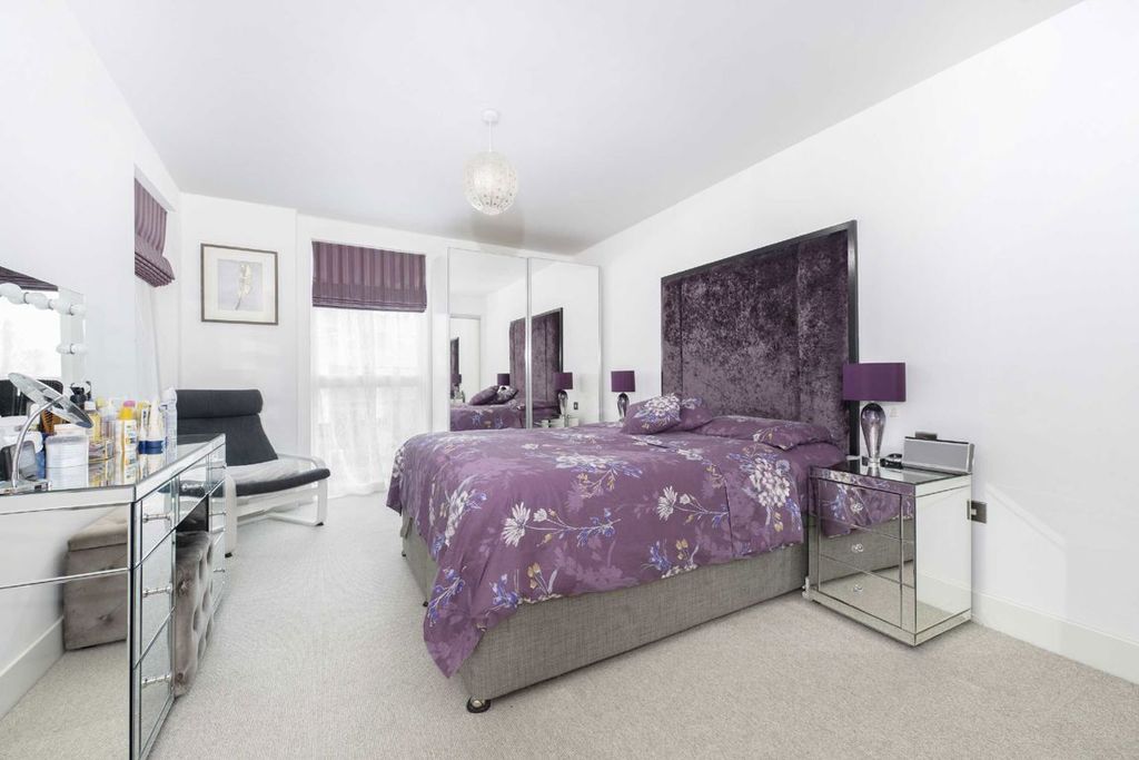 Property photo 3 of 8