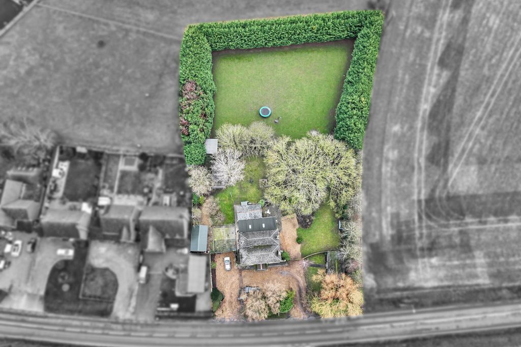 Property photo 2 of 25