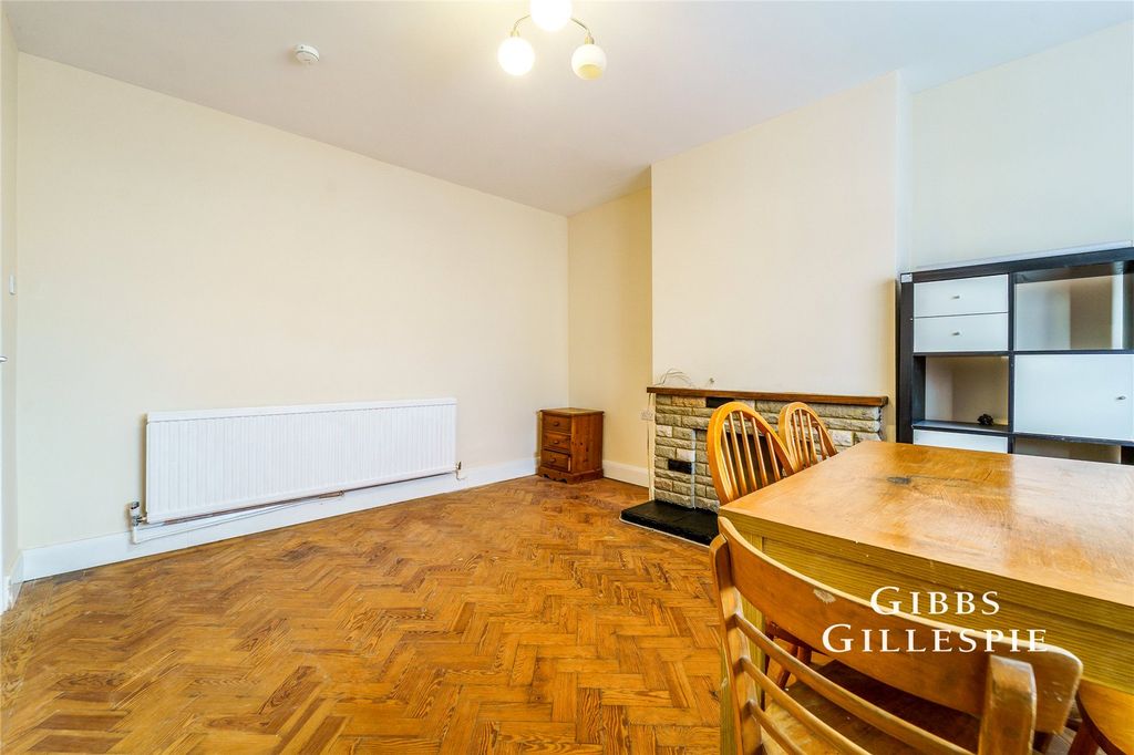 Property photo 2 of 11 Picture No. 12