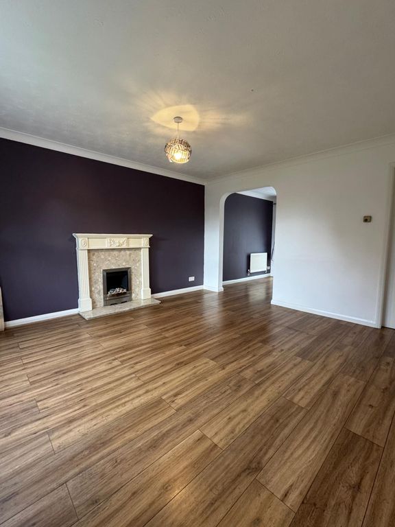 Property photo 2 of 28