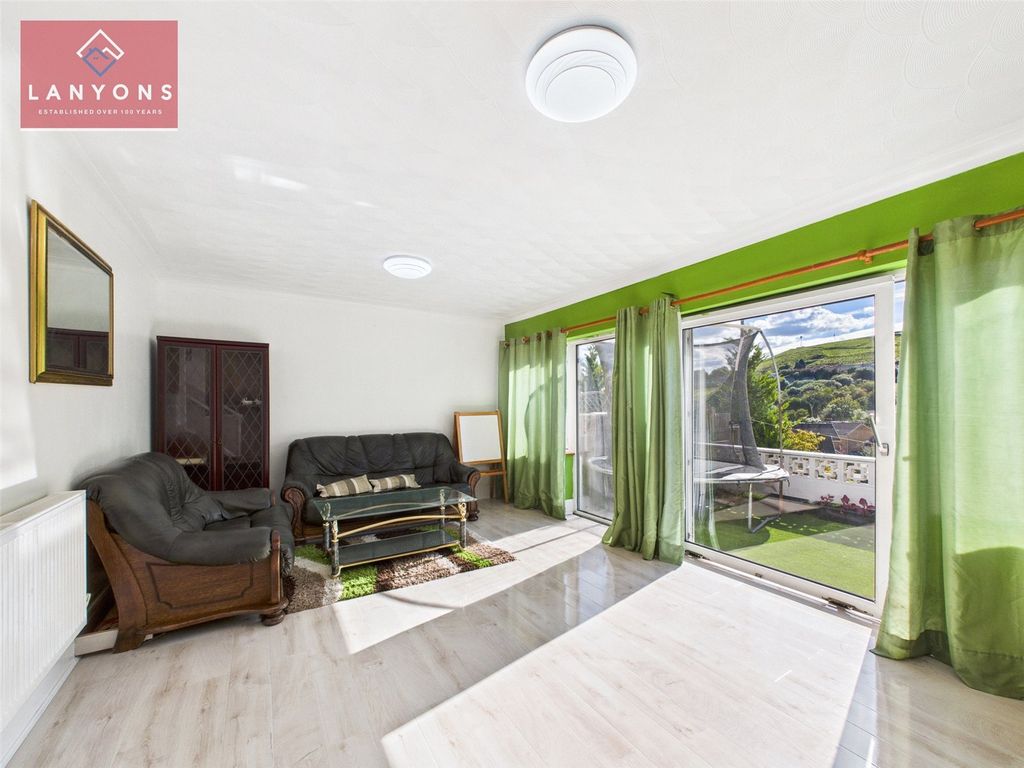 Property photo 3 of 29 Picture No. 17