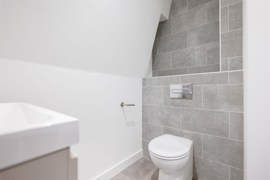 Additional image 8 of 2 bed flat for saleBailey House, Barttelot Road, Horsham RH12