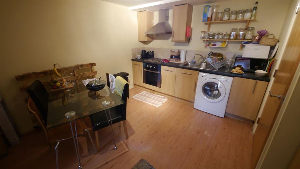 Property photo 2 of 5