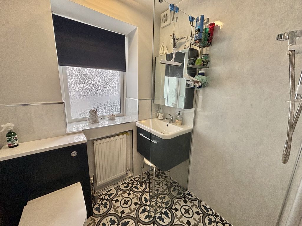Property photo 3 of 12 Shower Room