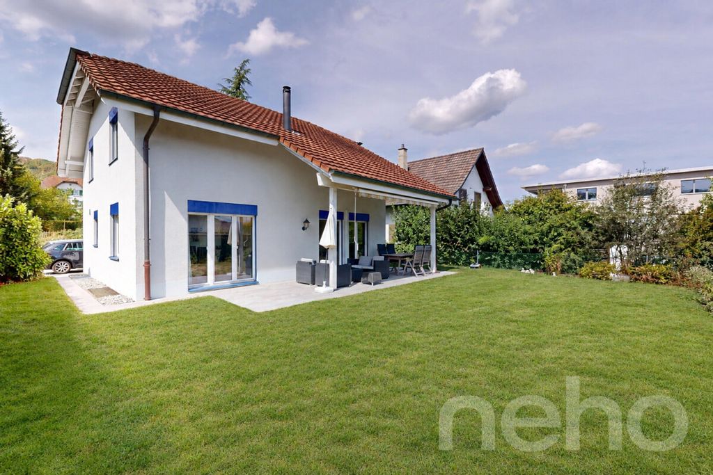 Property photo 1 of 12