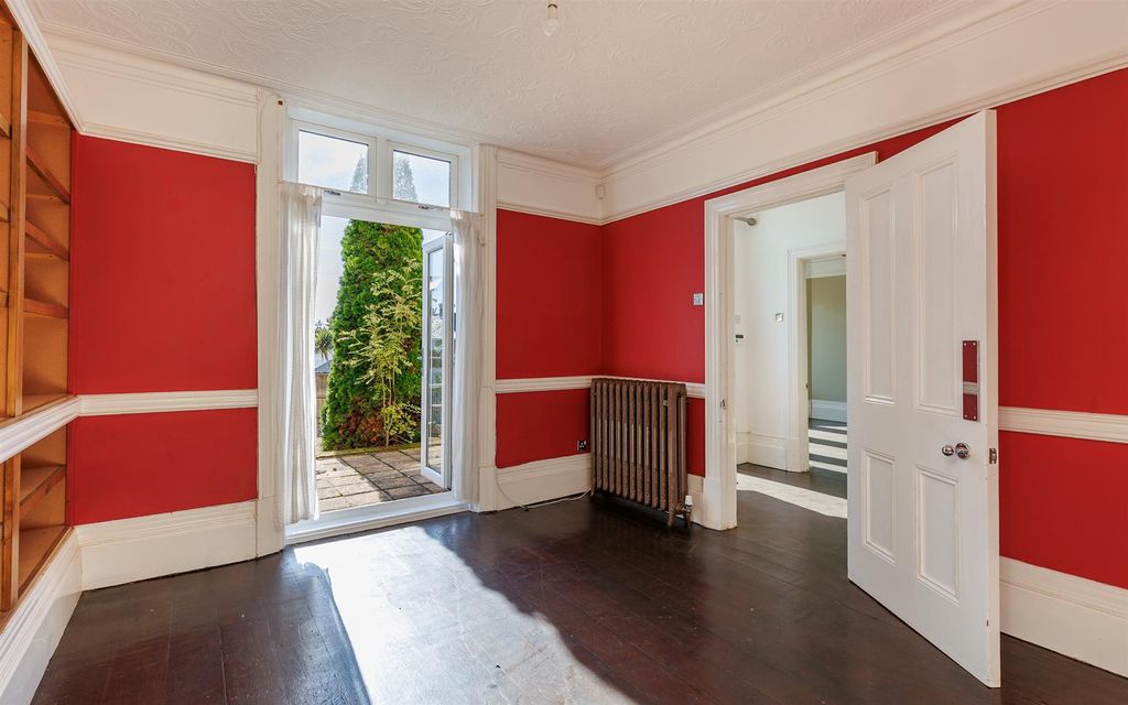 Property photo 2 of 29 Sitting Room