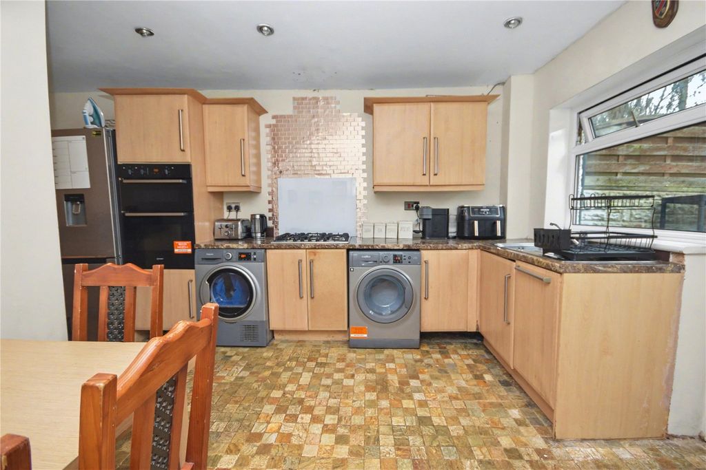 Property photo 2 of 12 Picture No. 19