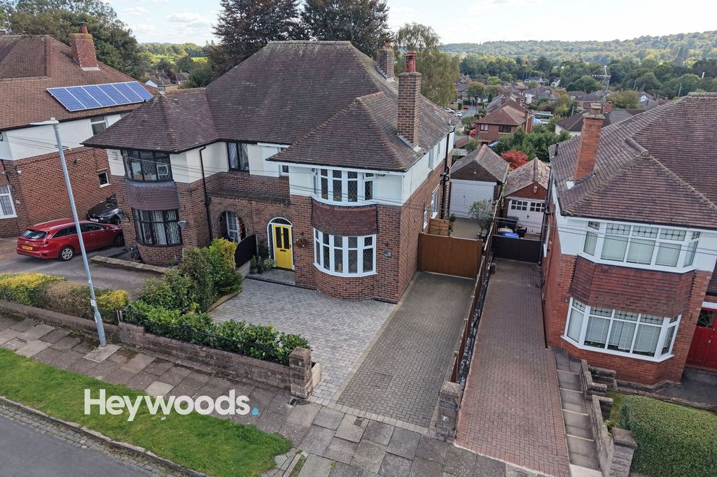 Property photo 1 of 39