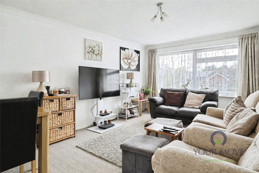 Property photo 2 of 14 Lounge