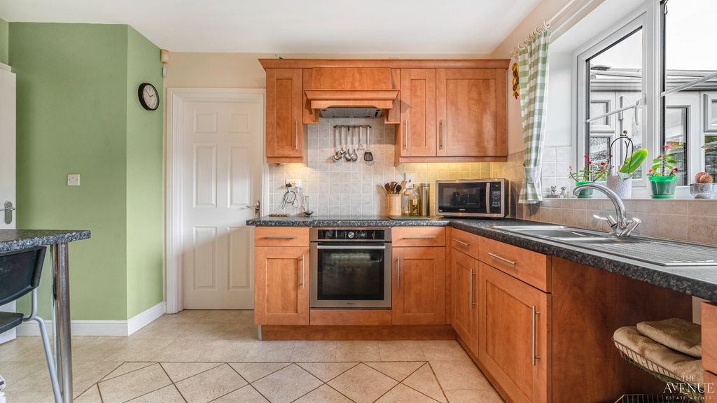 Property photo 2 of 24 5014544