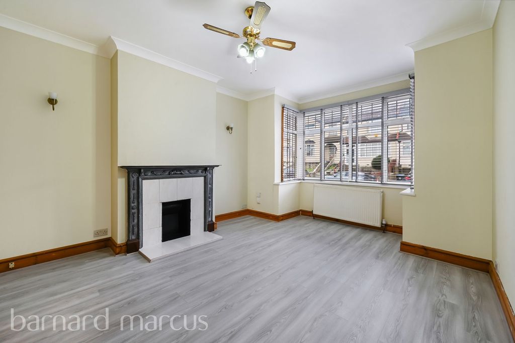 Property photo 2 of 8 Front