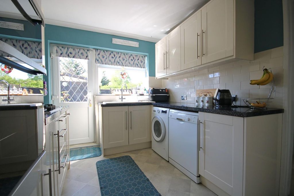 Property photo 2 of 17 Kitch1 (41).Jpg