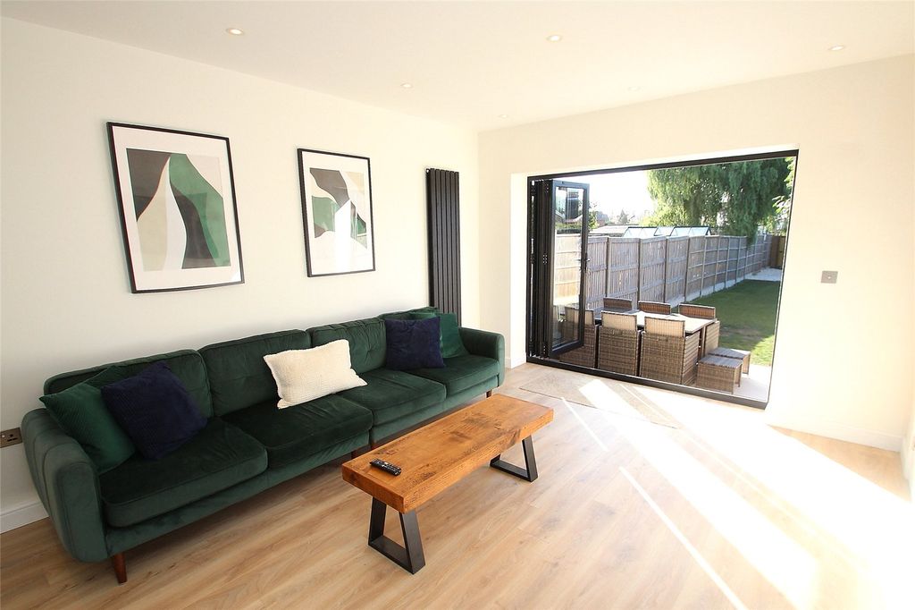 Property photo 3 of 19 Picture No. 06