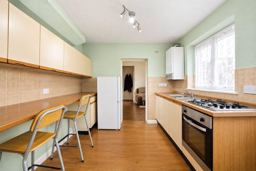 Property photo 2 of 11 Picture No. 30
