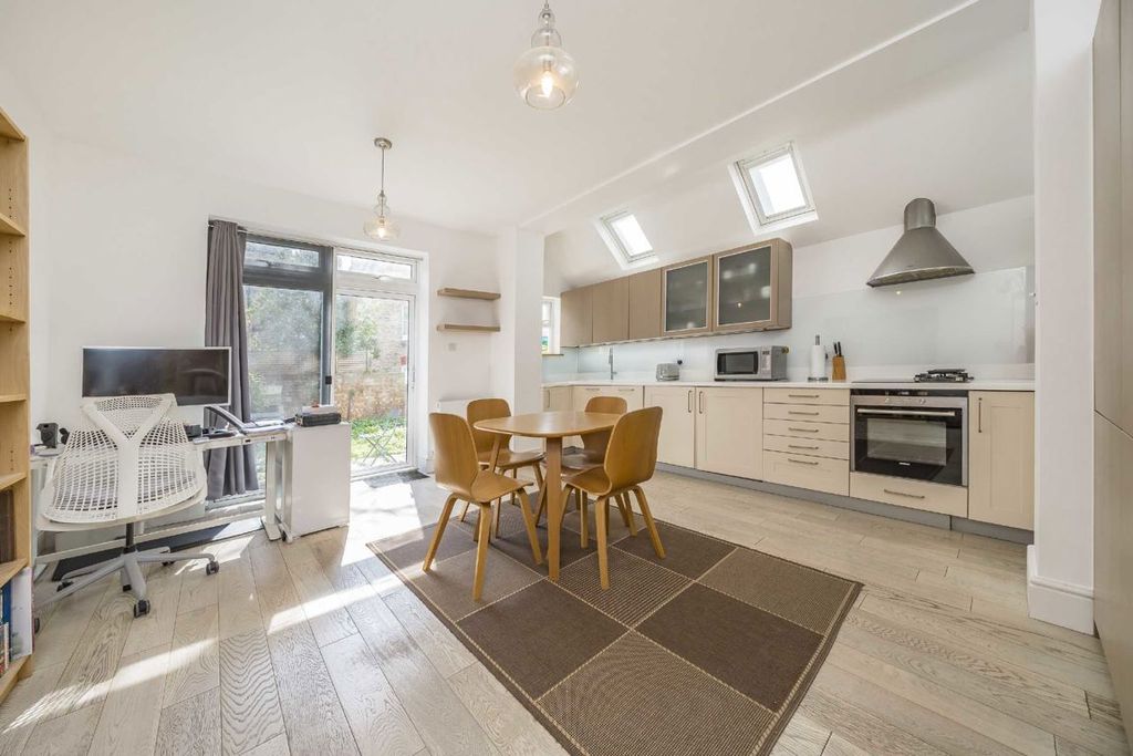 Property photo 2 of 5