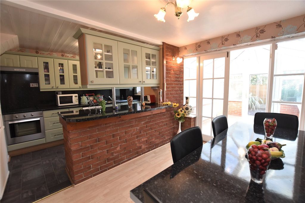 Property photo 3 of 18 Dining Kitchen