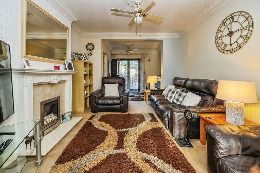 Property photo 2 of 16 Pbox-Img.Jpg