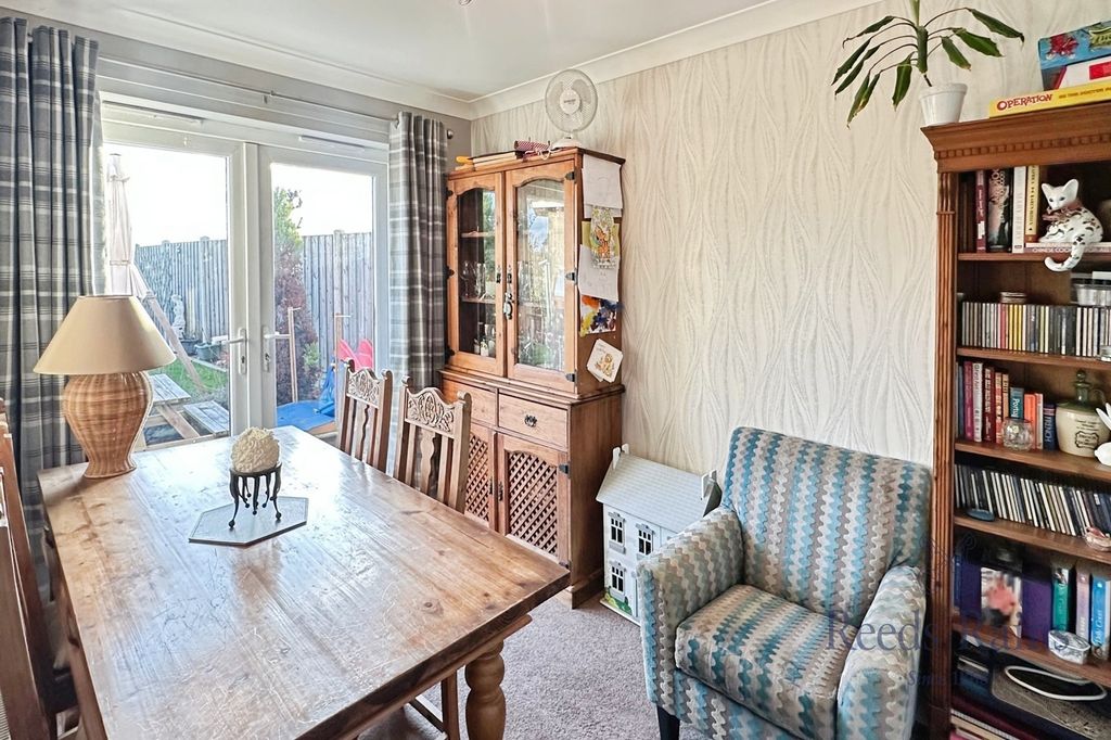 Property photo 3 of 19 Dining Room