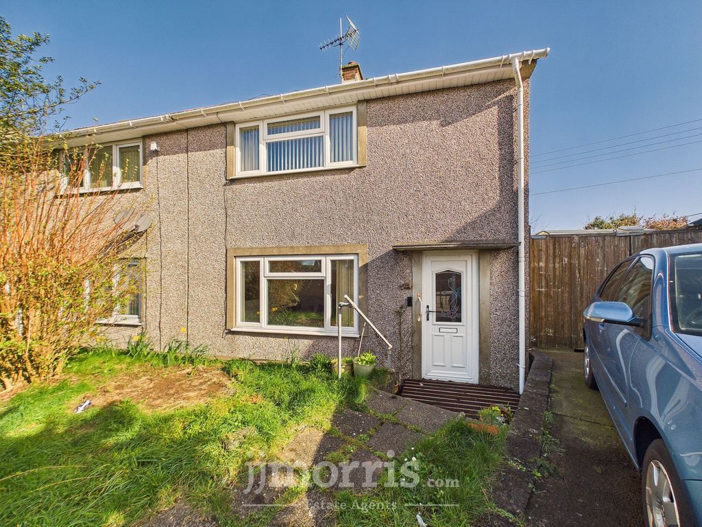 Property photo 2 of 18