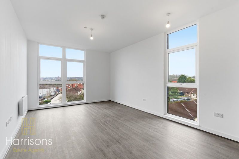 Property photo 3 of 17 Photo 2