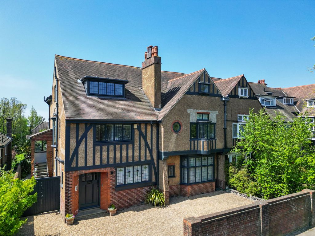 Property photo 1 of 34