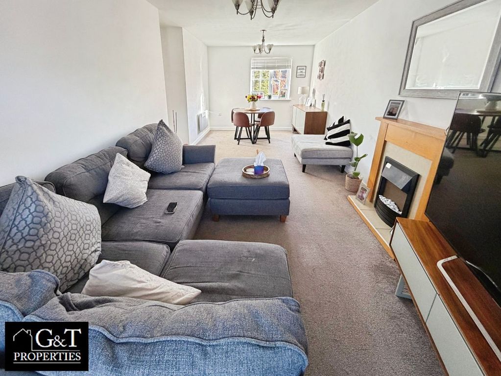 Property photo 3 of 14 Living Room