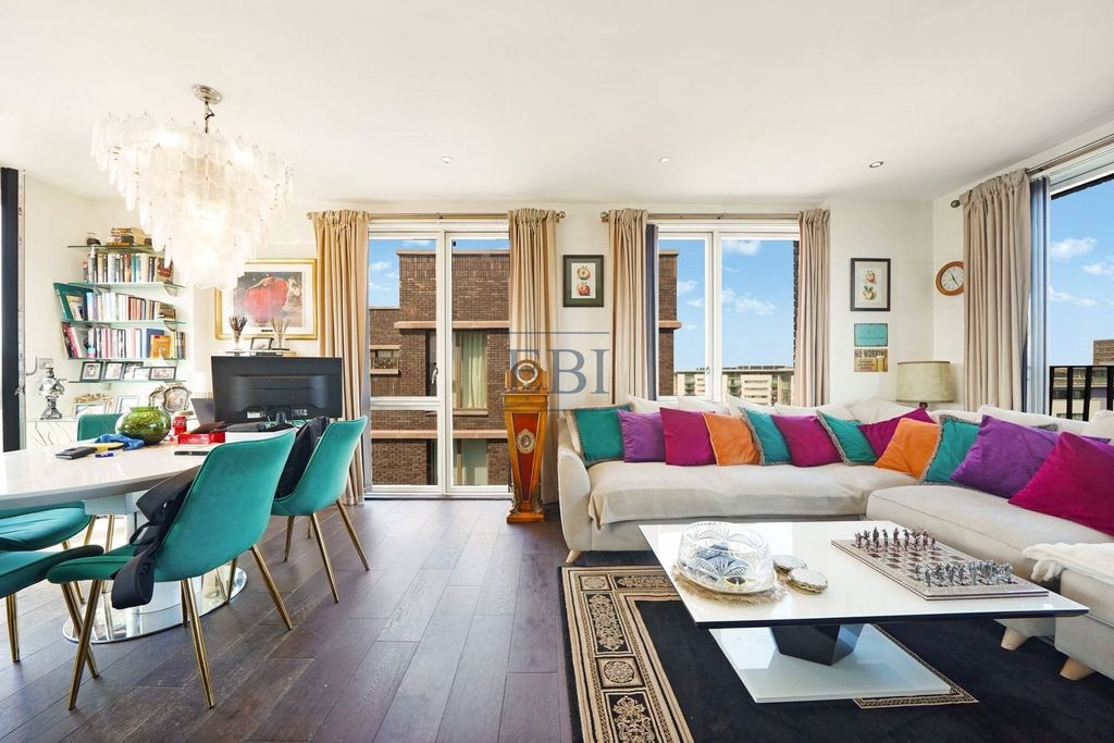 Property photo 3 of 16 Picture No. 02