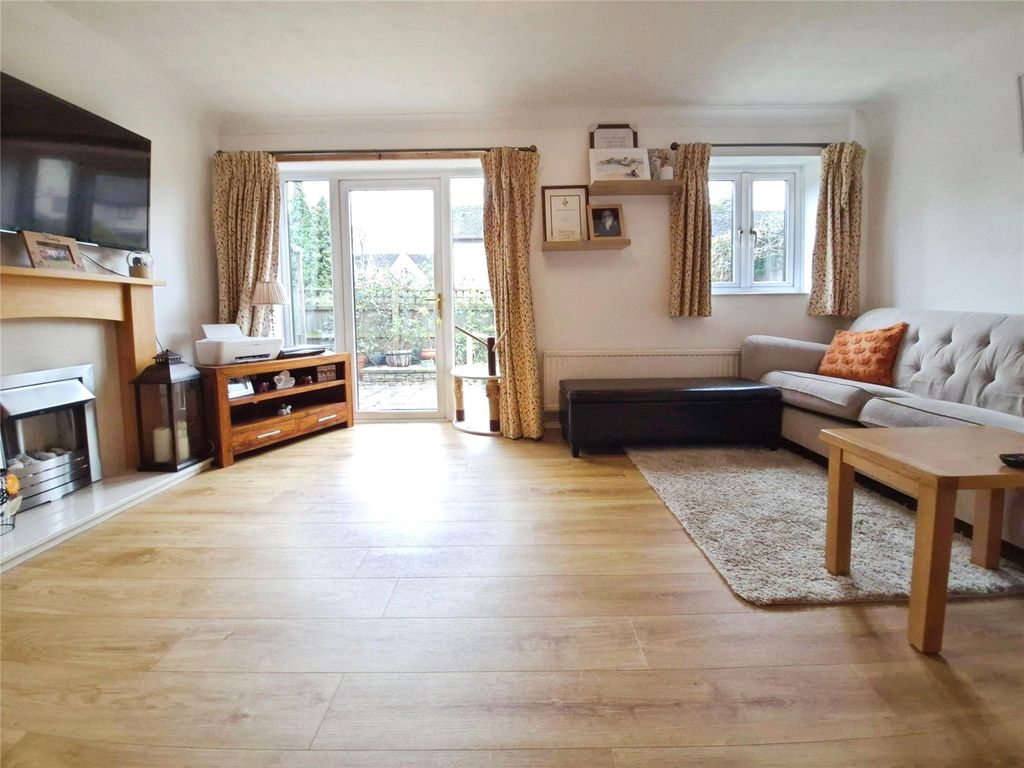 Property photo 3 of 12 Picture No. 14