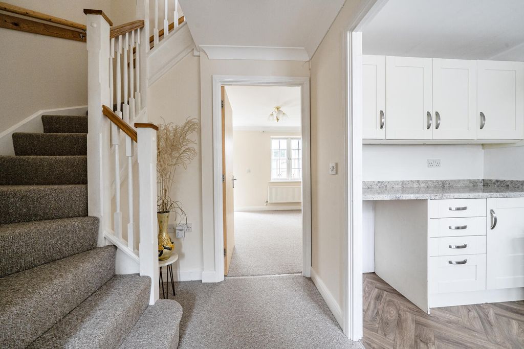 Property photo 2 of 18 Hallway