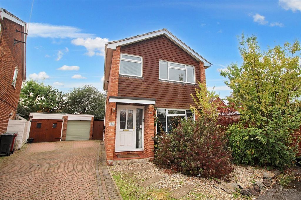 Property photo 1 of 15 Front