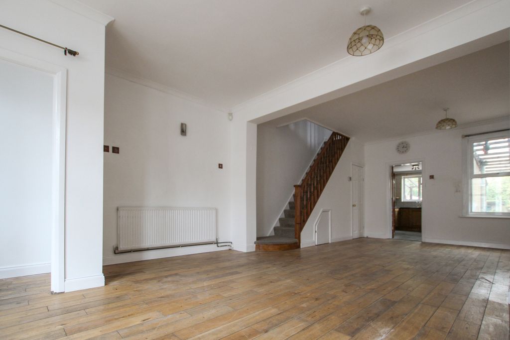 Property photo 3 of 11 Photo 7