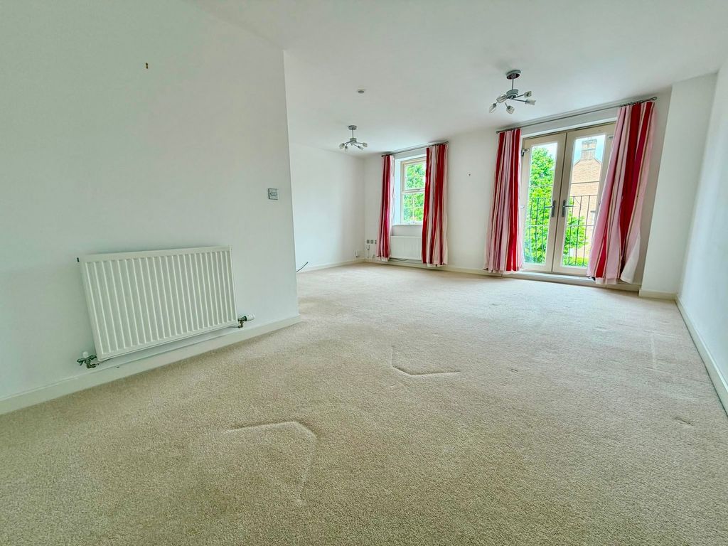 Property photo 2 of 23