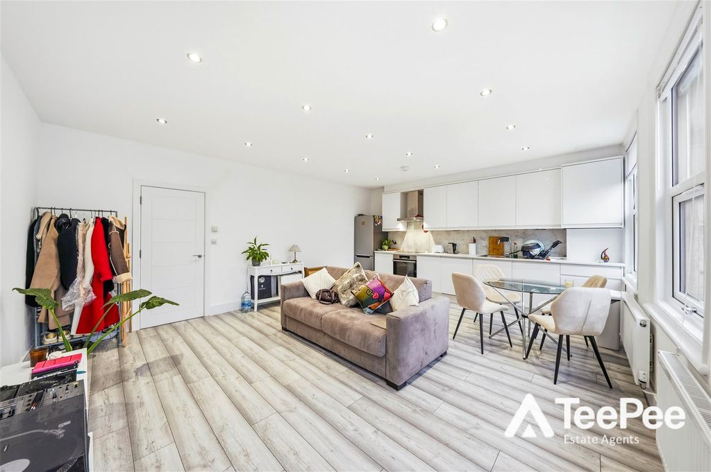 Property photo 3 of 16 Photos-12.Jpg