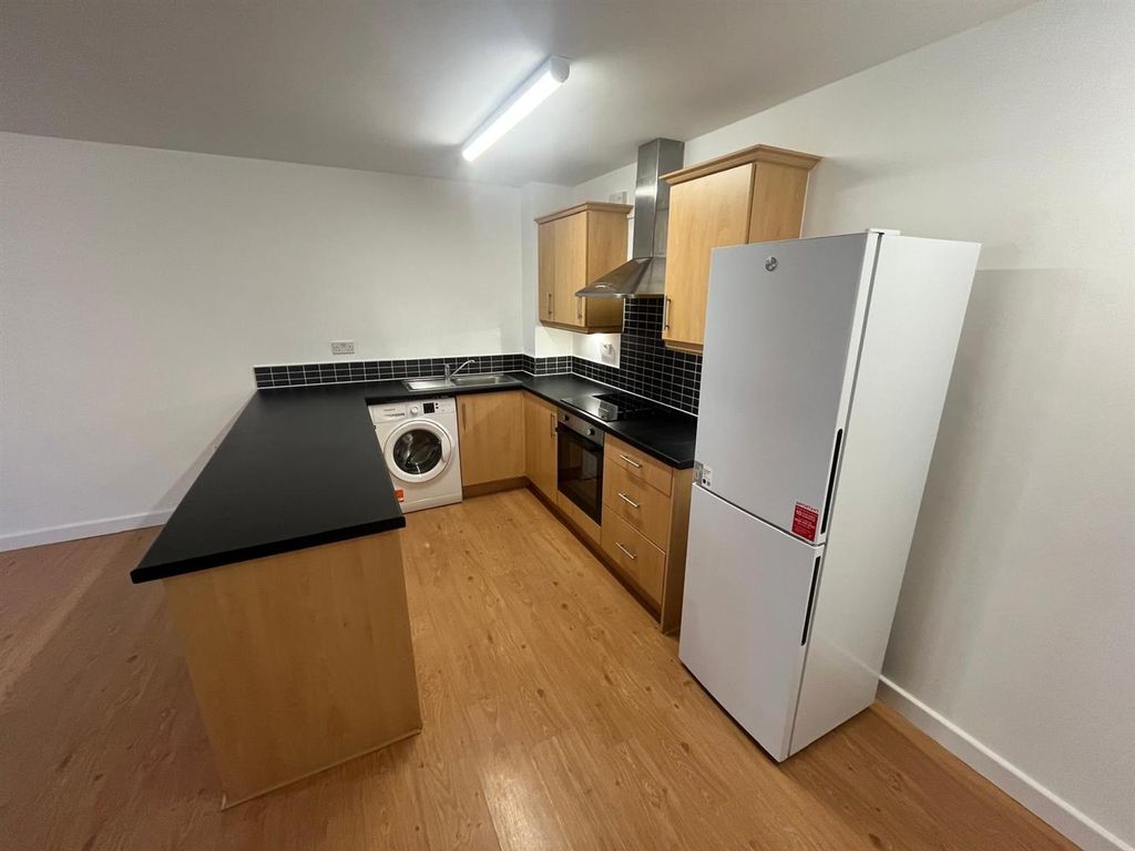 Property photo 3 of 16 Kitchen 1.Jpg