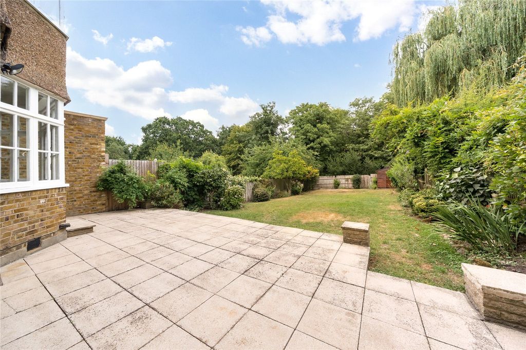 Property photo 2 of 11 Picture No. 14