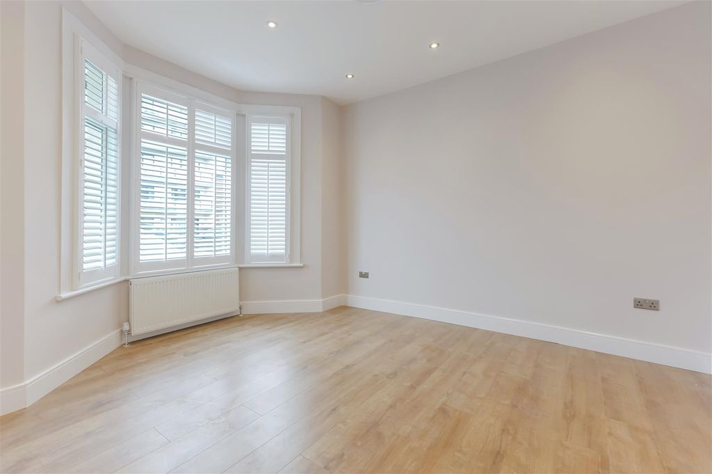 Property photo 3 of 17 Reception Room