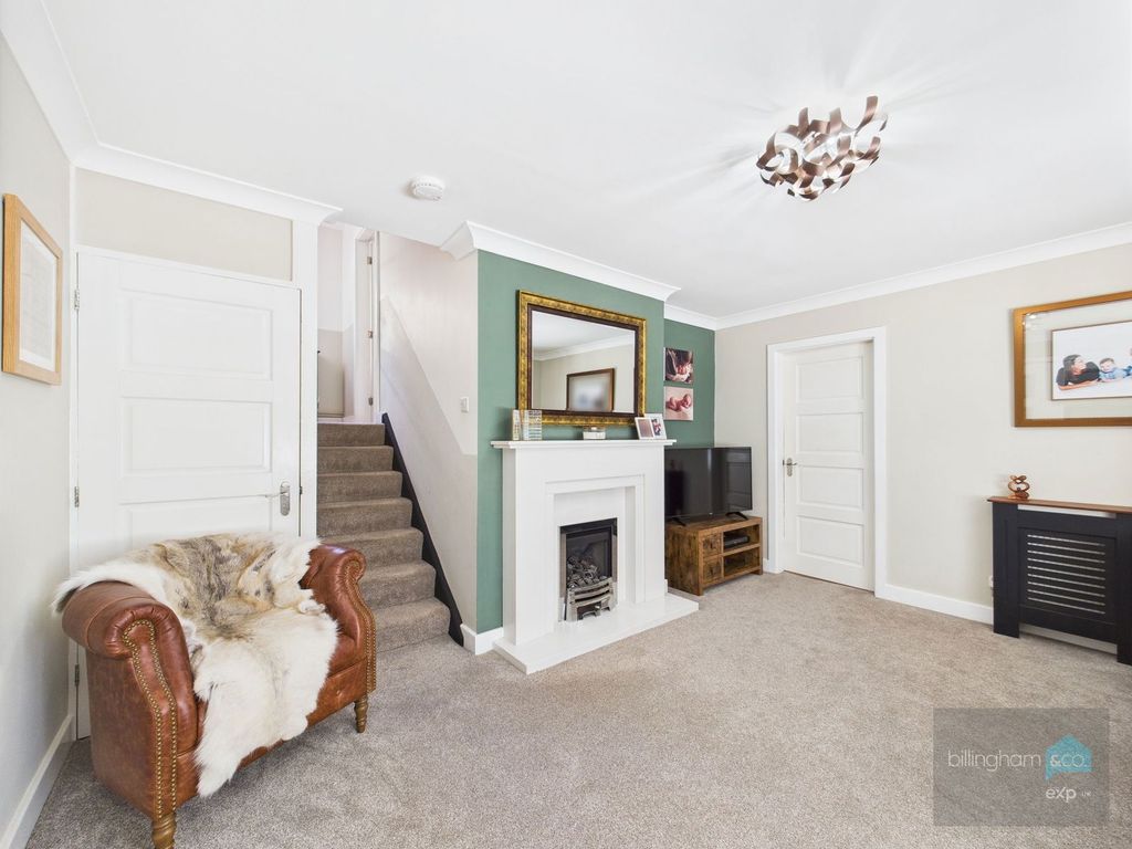 Property photo 3 of 28
