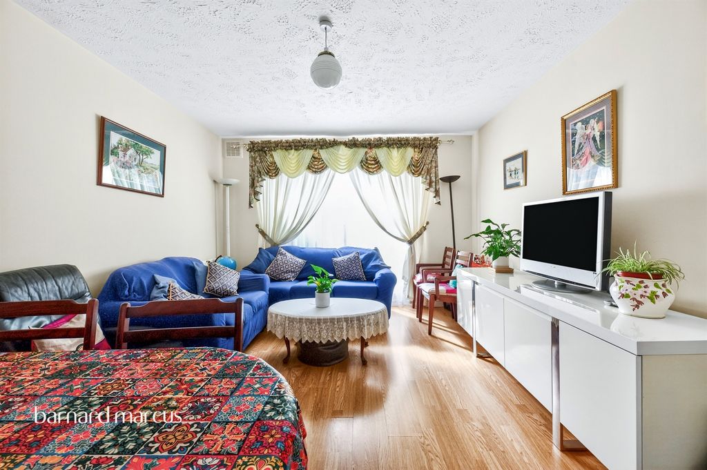 Property photo 2 of 20