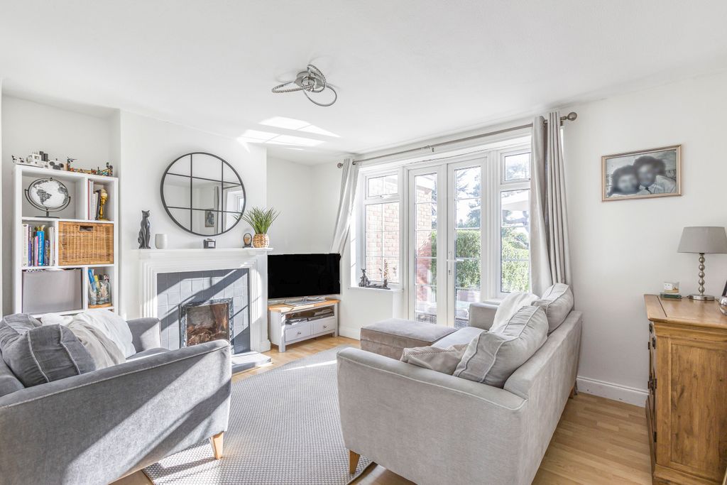 Property photo 2 of 12 Living Room