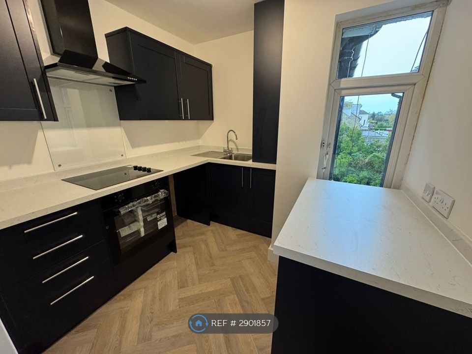 Property photo 1 of 10 New Fitted Kitchen
