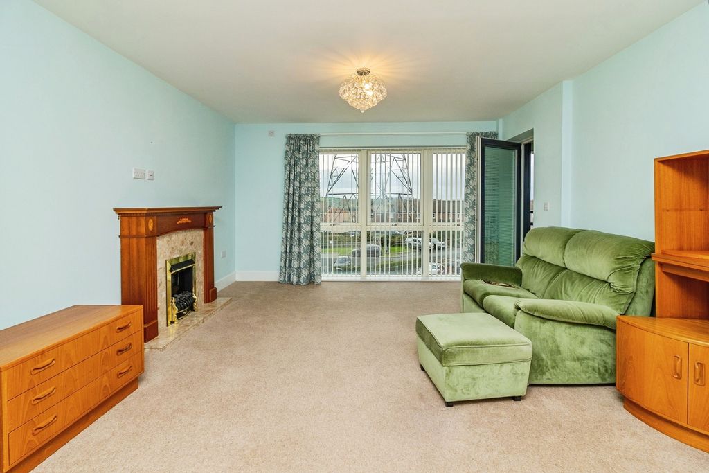 Property photo 2 of 17 Photo