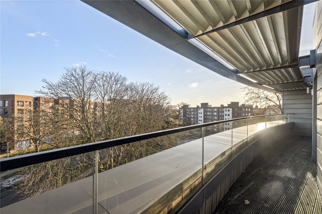 Property photo 3 of 12 Balcony