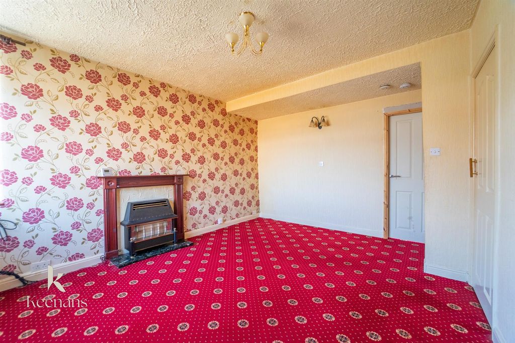 Property photo 3 of 17 ,-38.Jpg