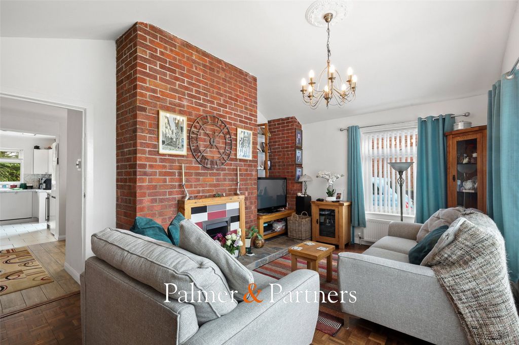 Property photo 3 of 23 Picture No. 10