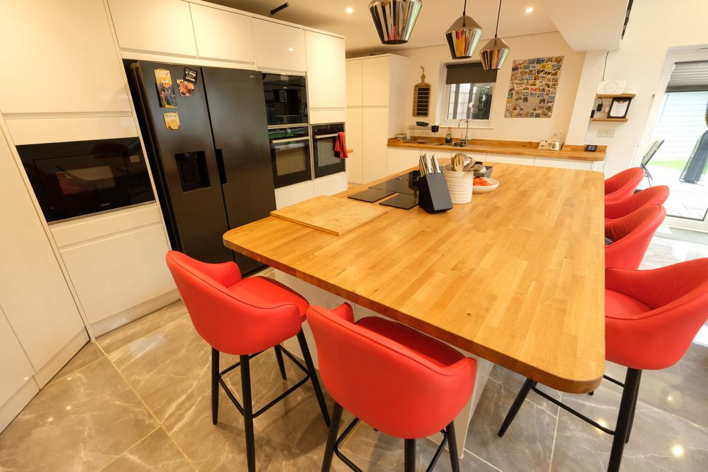 Property photo 2 of 23 Kitchen/Family Room